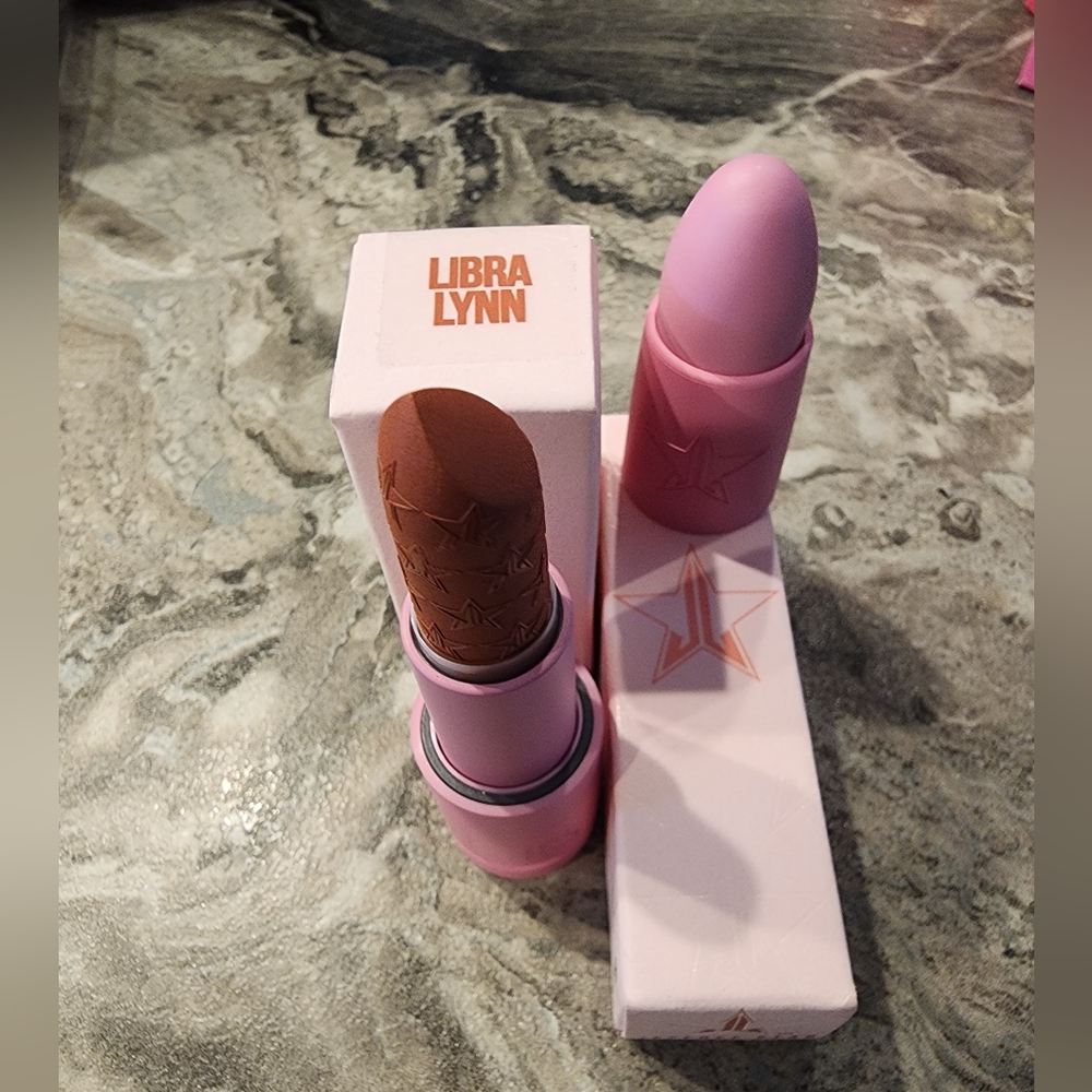 Jeffree star velvet lipstick- Libra Lynn